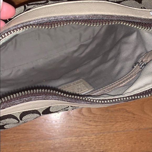 Authentic COACH classic C print shoulder bag purse Vintage leather strap zip up - Picture 5 of 8